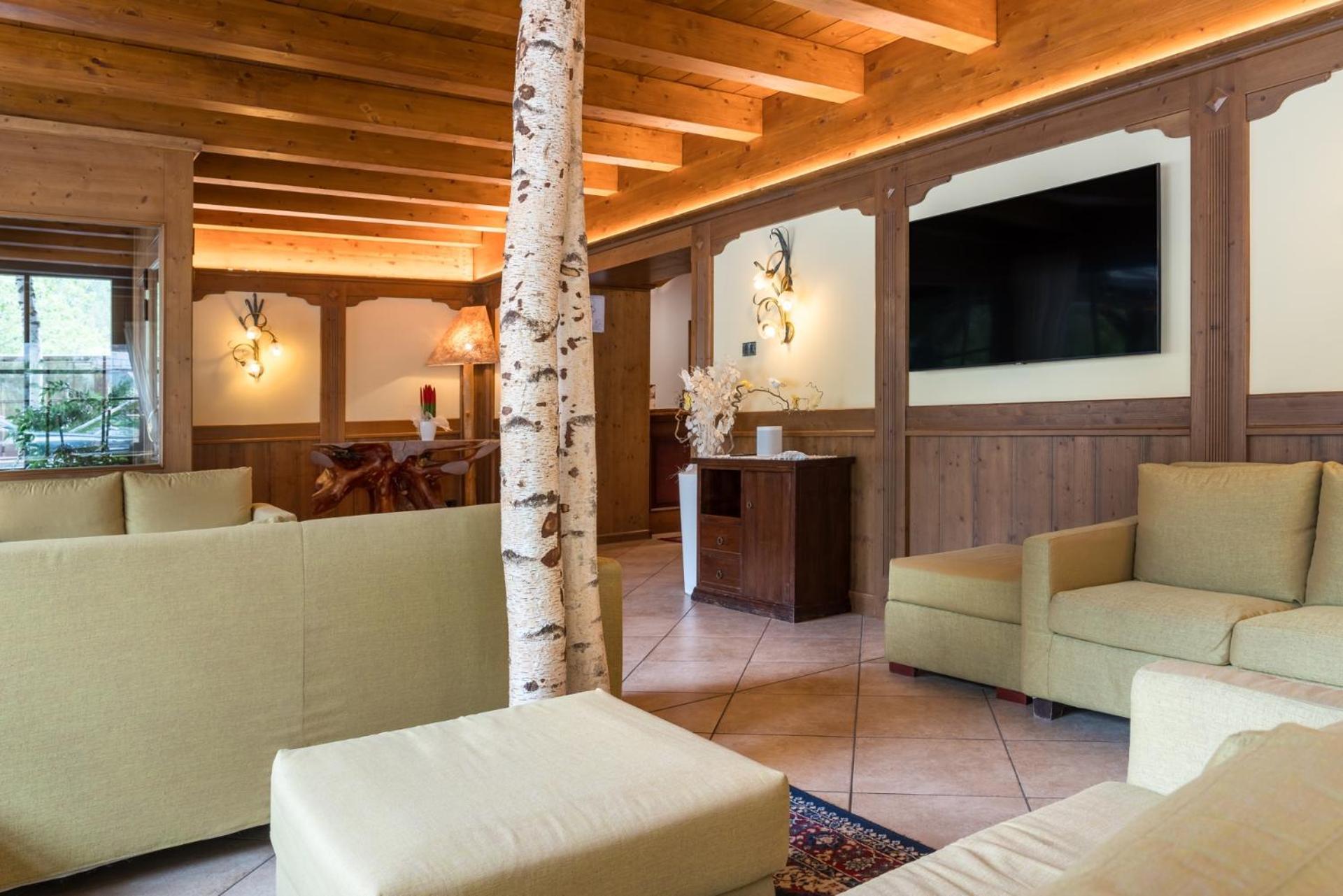 Hotel Betulla Мадона ди Кампильо Екстериор снимка